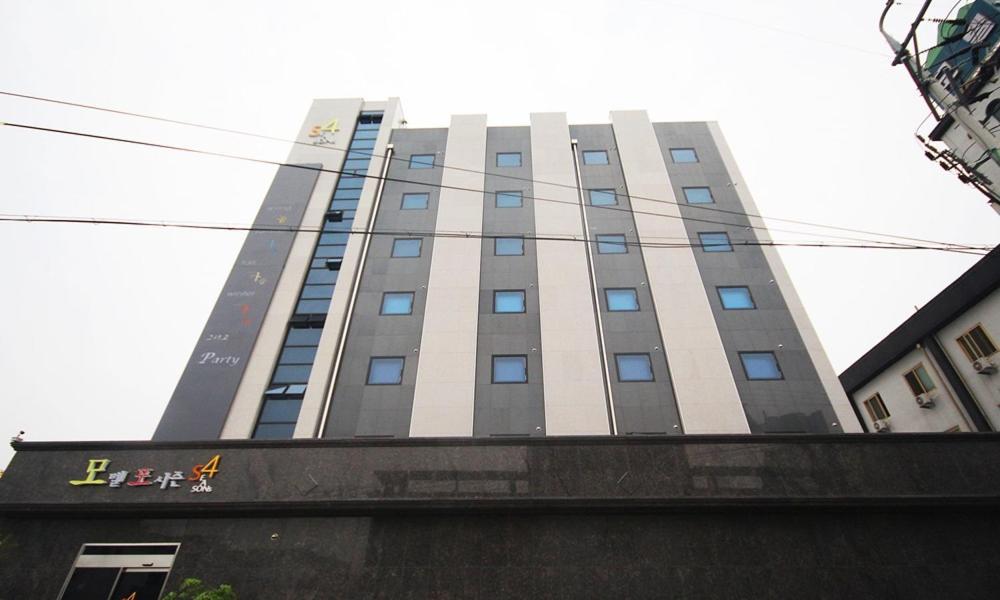 Iksan 4 Seasons Hotel Bagian luar foto