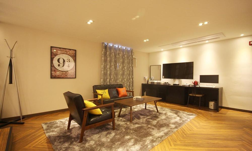 Iksan 4 Seasons Hotel Bagian luar foto